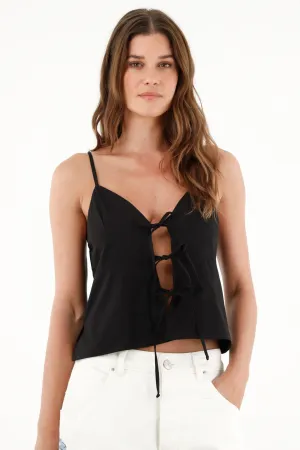 Camisa con escote en V negra para mujer